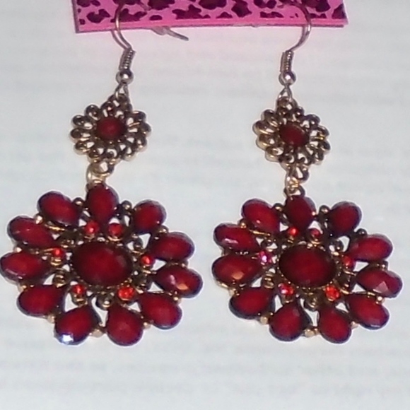 Red Crystal Rhinestone Teardrop Earrings- FABULOUS BETSEY JOHNSON - Picture 4 of 5
